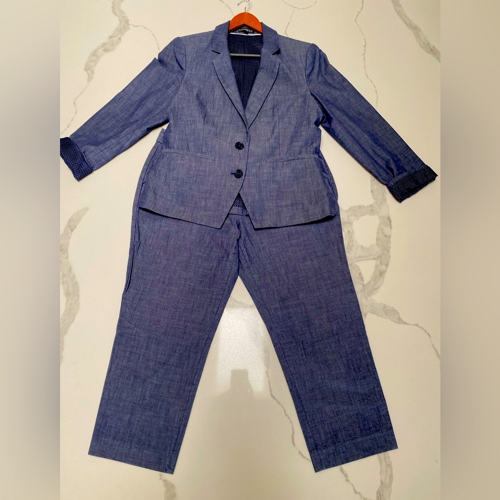 Cropped Chambray Express Suit